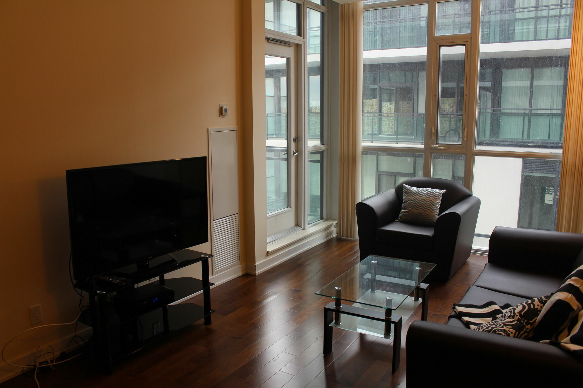 Custom Luxury Suite - By Elite Suites Mississauga Extérieur photo